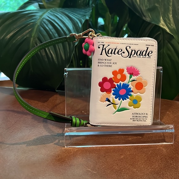 Kate Spade Fresh Picks Floral wristlet - Picture 5 of 8